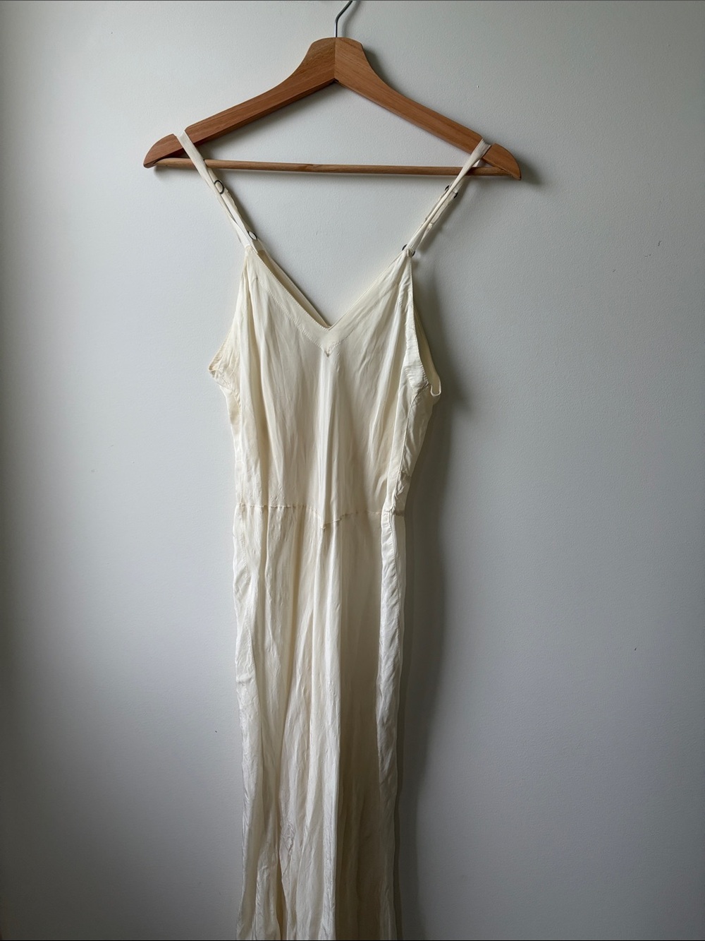 2/$15 - Vintage restorers: fix this beautiful slip!